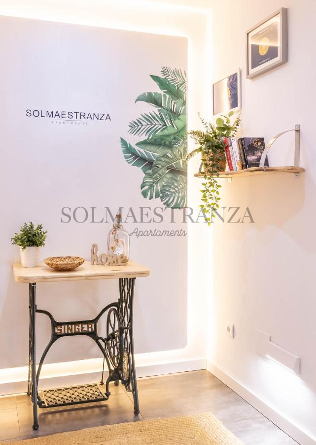 Blue & Red By Sol Maestranza Appartement